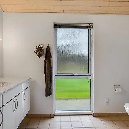 Lovely With Wilderness Bath And Space For 8 People