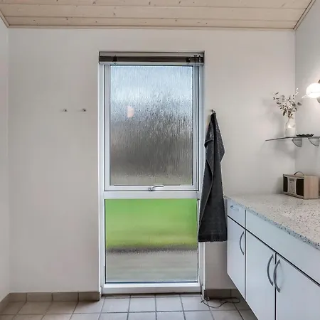 Casa de Férias Lovely With Wilderness Bath And Space For 8 People *