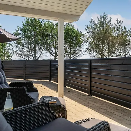 Lovely With Wilderness Bath And Space For 8 People Casa de Férias *