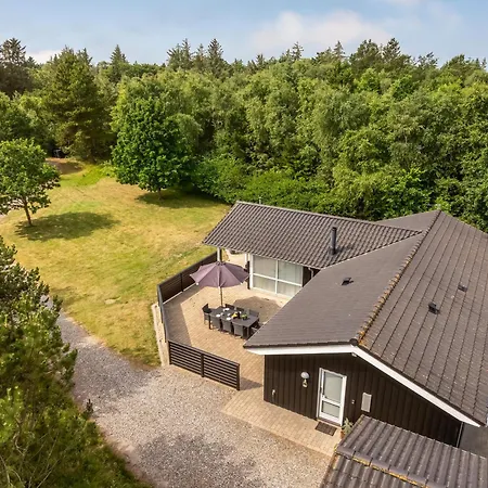 Lovely With Wilderness Bath And Space For 8 People, Dom wakacyjny Pandrup