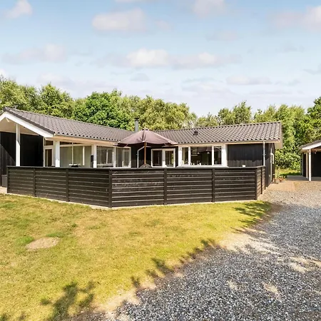 Lovely With Wilderness Bath And Space For 8 People *